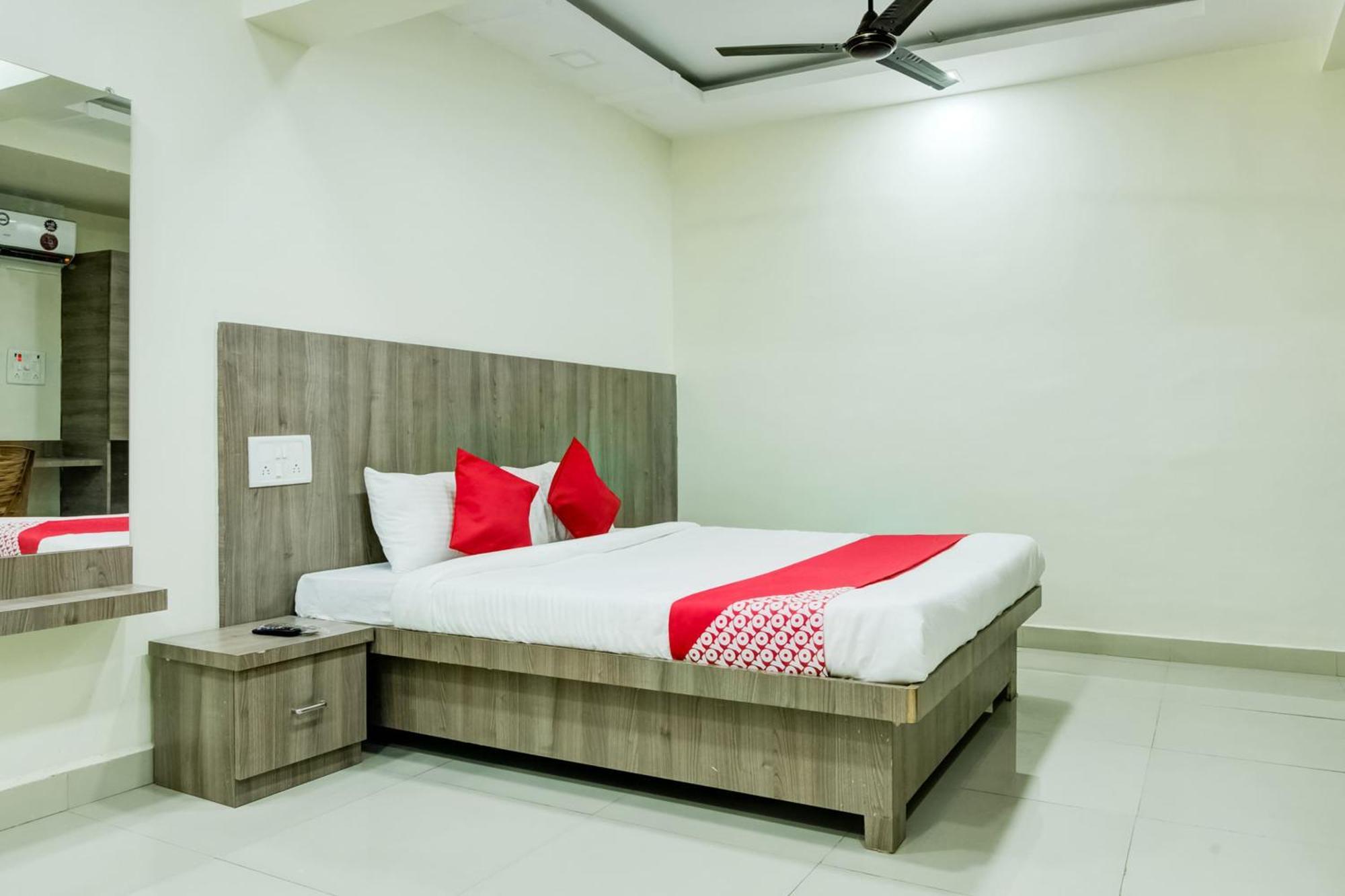 Hotel O Kunal Palace Navi Mumbai Esterno foto